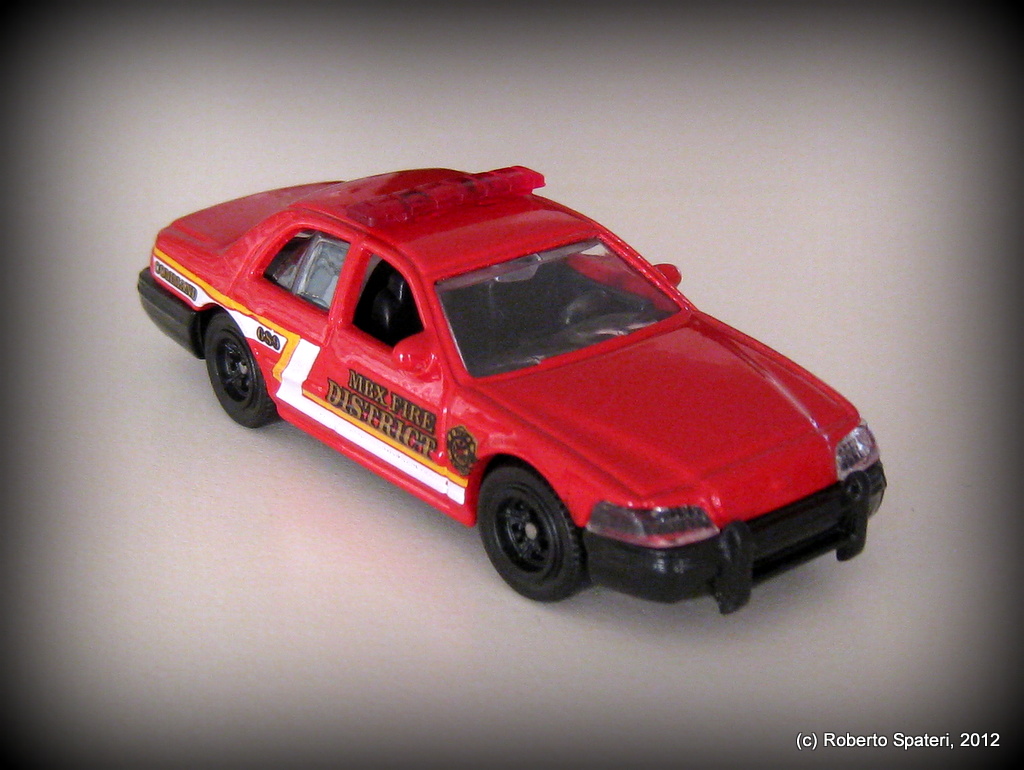 Matchbox Ford Crown Victoria (n.2006/09 (MB689?))